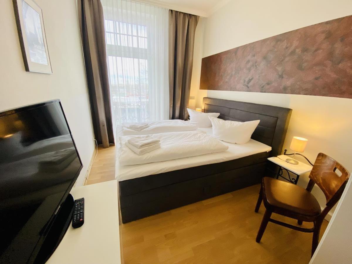 Doppelzimmer Tresen, Direkt Am Alten Strom Росток Екстериор снимка
